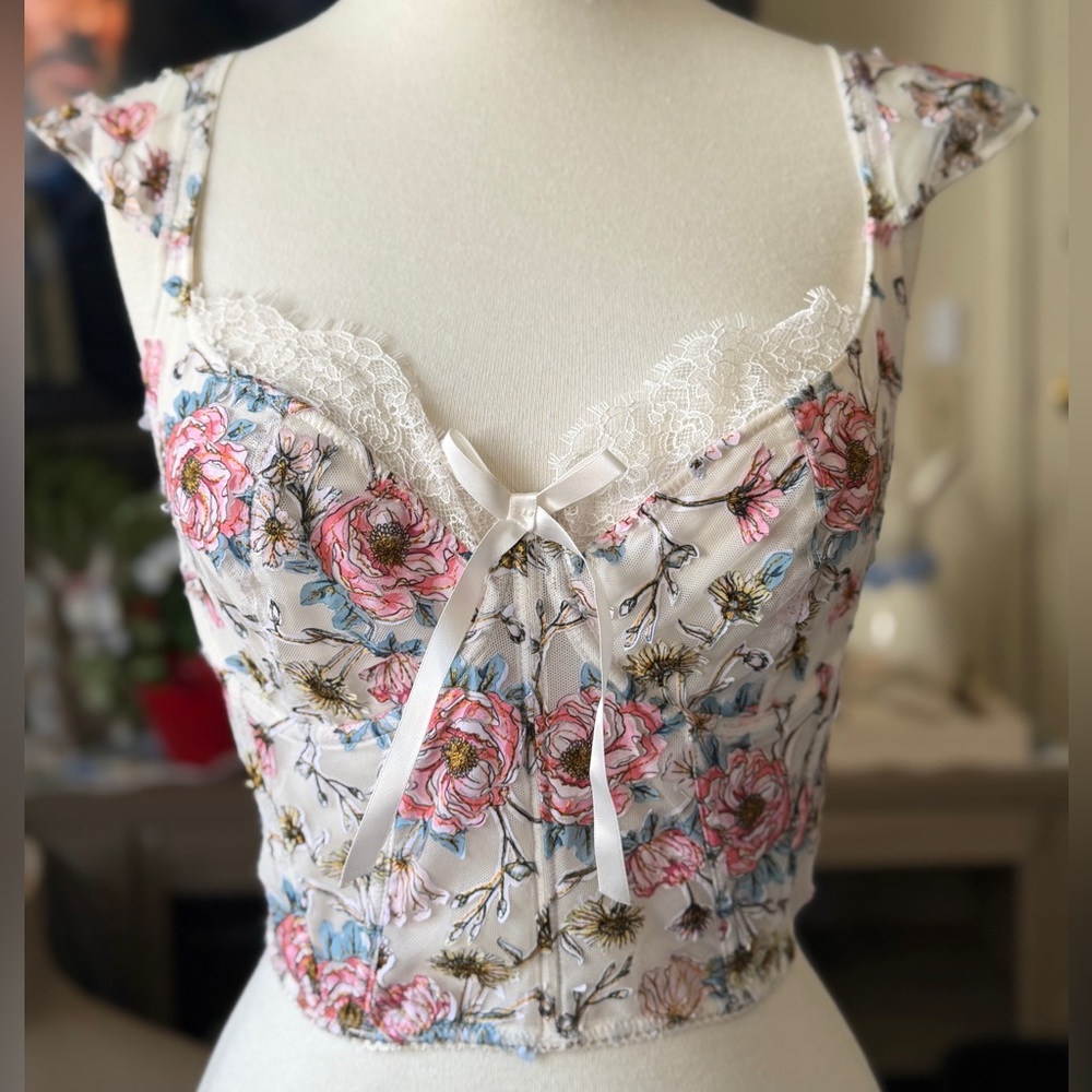 victoria’s Secret Floral Lace Trim Women Top